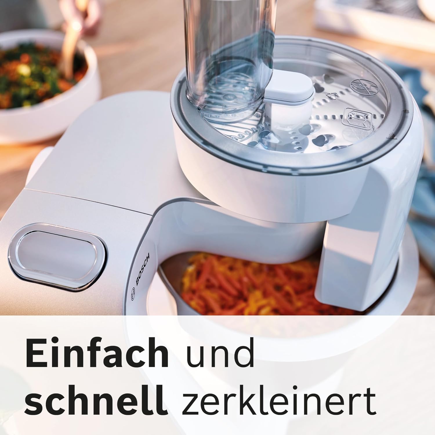 Bosch Robot da cucina Serie 4 MUM58720, ciotola in acciaio inox 3,9 L, frullatore 1,25 L, movimento planetario, gancio impastatore, frusta, frusta, tritacarne continuo, 3 dischi, 1000 W, rosso scuro/argento