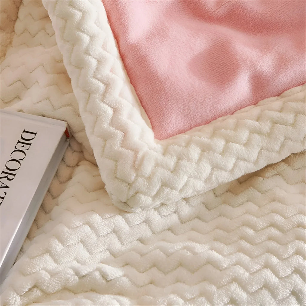 Dreilagige Fleece-Bettdecke ThickPlush“ – Extra weiche, gesteppte Decke für gemütliche Nchte