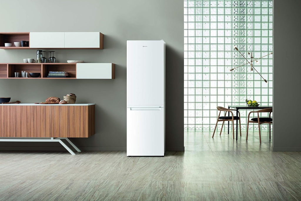 Combinazione Frigorifero/Congelatore Bauknecht, altezza 189 cm, capacità totale 339 litri / LessFrost/Fresh Zone+/Active Fresh/Funzione Super Cooling/Active Freeze