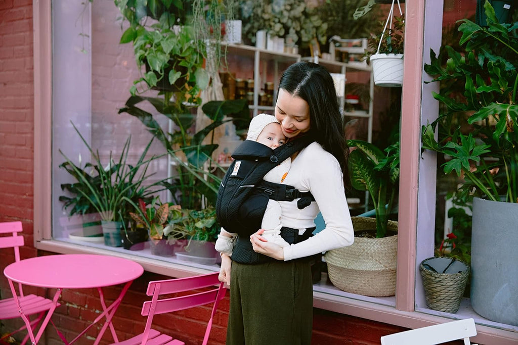 Ergobaby Omni Breeze Marsupio per Neonati dalla Nascita fino a 20 kg, Morbido Mesh SoftFlex a 4 Posizioni, Ergonomico, Porta Bebè, Natural Beige