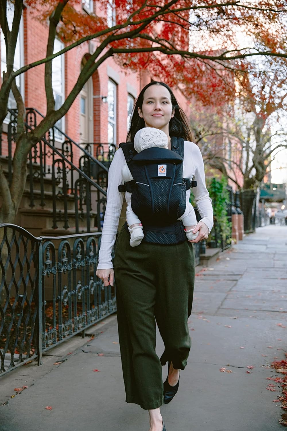 Ergobaby Omni Breeze Marsupio per Neonati dalla Nascita fino a 20 kg, Morbido Mesh SoftFlex a 4 Posizioni, Ergonomico, Porta Bebè, Natural Beige