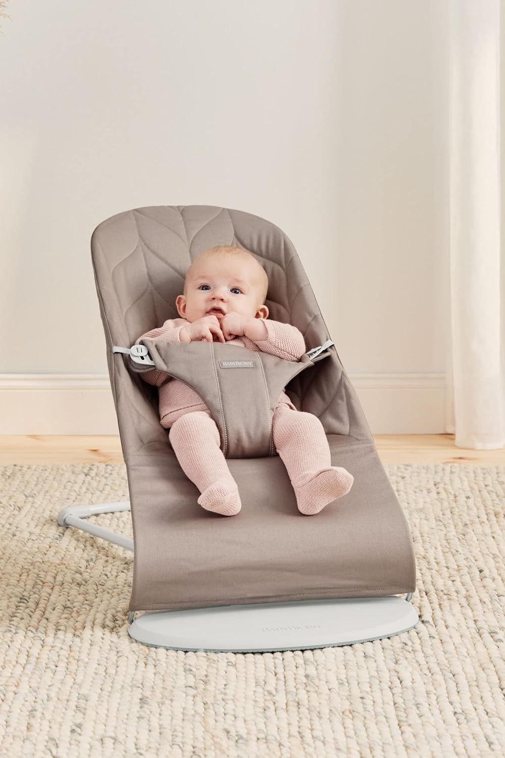 BabyBjörn Sdraietta Bliss, Tessuto, Trapuntatura petalo, Grigio Sabbia