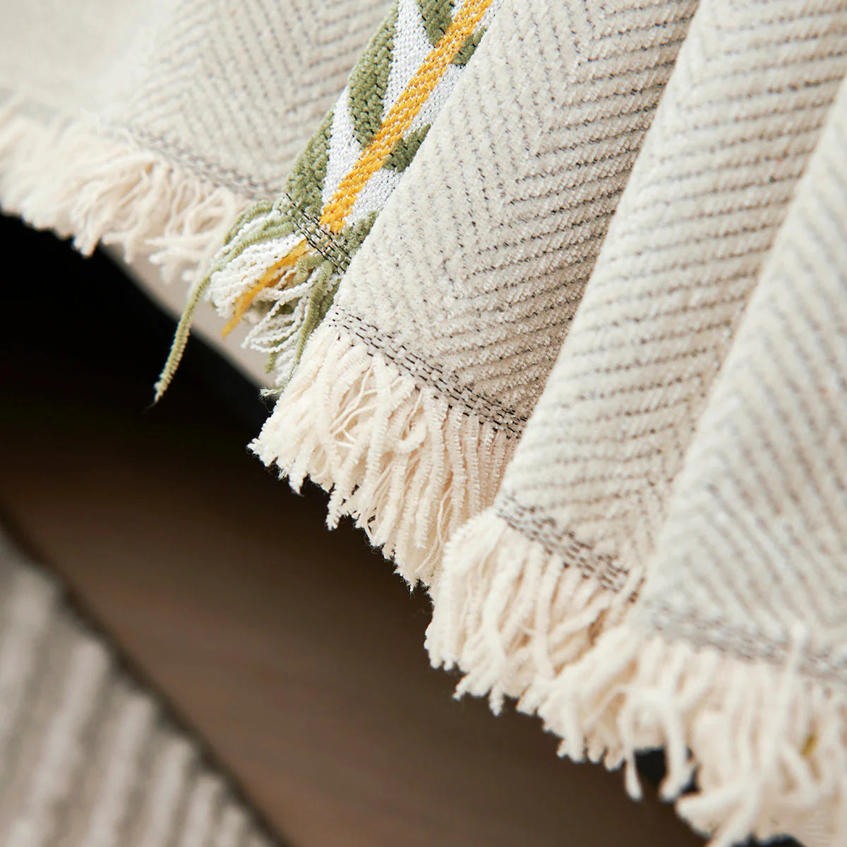 Sofabezug Leafline Grün – Moderner Couchschutz mit stilvollem Blattmuster