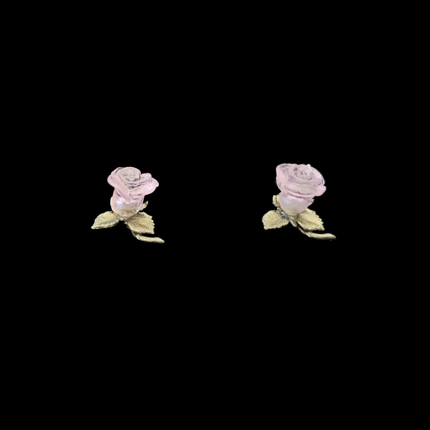 Orecchini a perno rosa a forma di rosa - Delicati