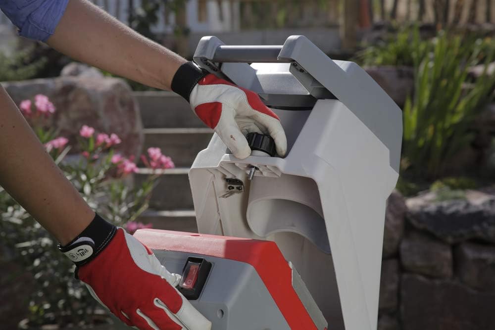 IKRA Elettro-biotrituratore a lame IMH 2500 incl. sacco di raccolta 45l 2.500W, lame reversibili a lunga durata