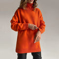 Maglione da donna in blu scuro con spacco laterale, versatile ed elegante - Lozenda