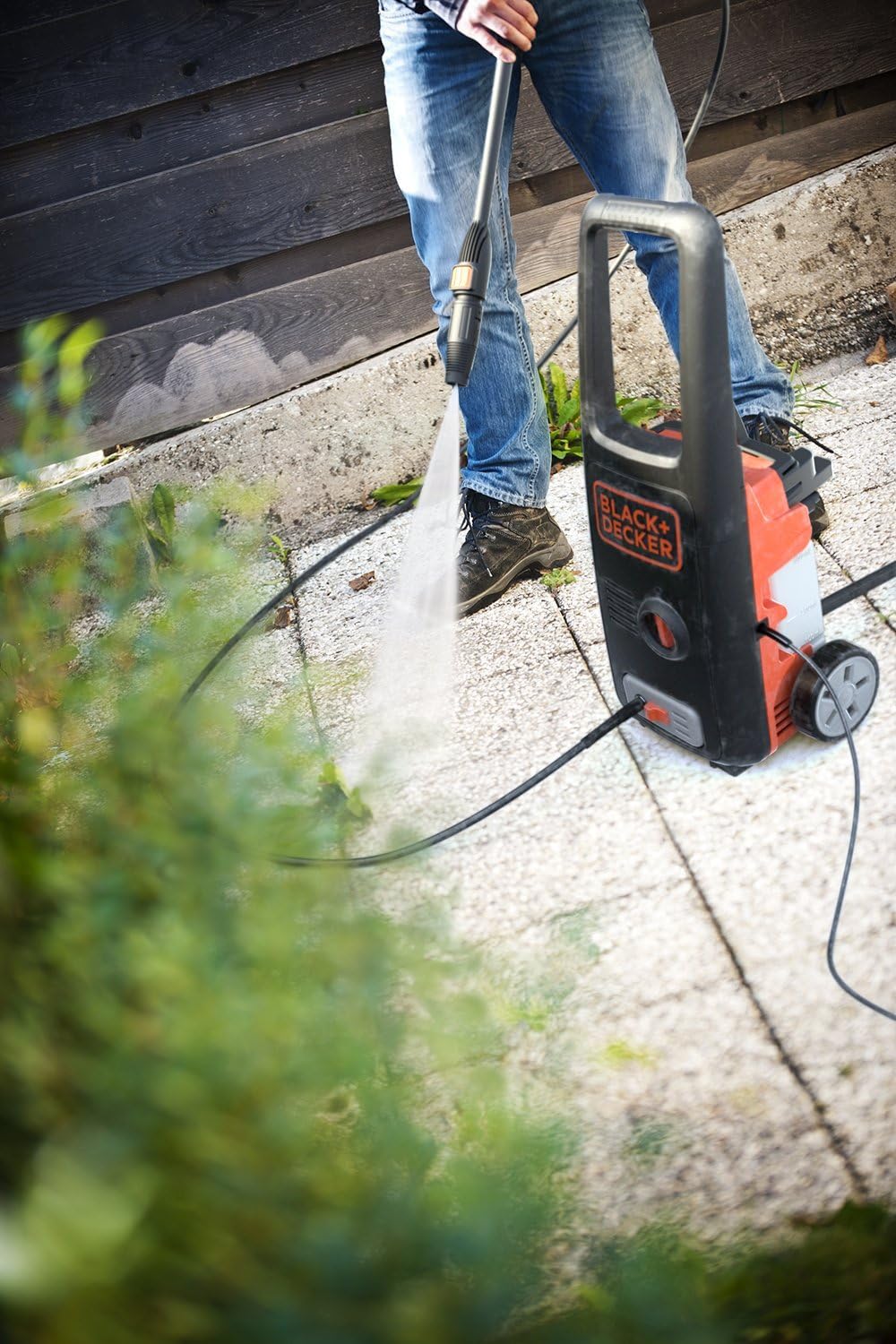 BLACK+DECKER Hochdruckreiniger BXPW2200PE mit Patio Cleaner Deluxe und Feste Bürste (2200 W, 150 bar, 440 l/h)