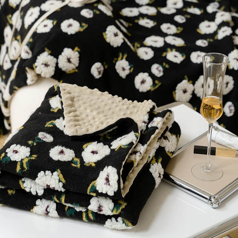 Romantische Kuscheldecke aus Jacquard-Fleece und Minky für Mensch und Tier
