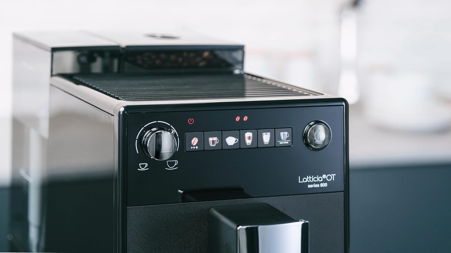 Melitta Latticia OT - Macchina da caffè automatica con sistema latte, Macchina da caffè con macinino per caffè o cappuccino, ad esempio, argento/nero