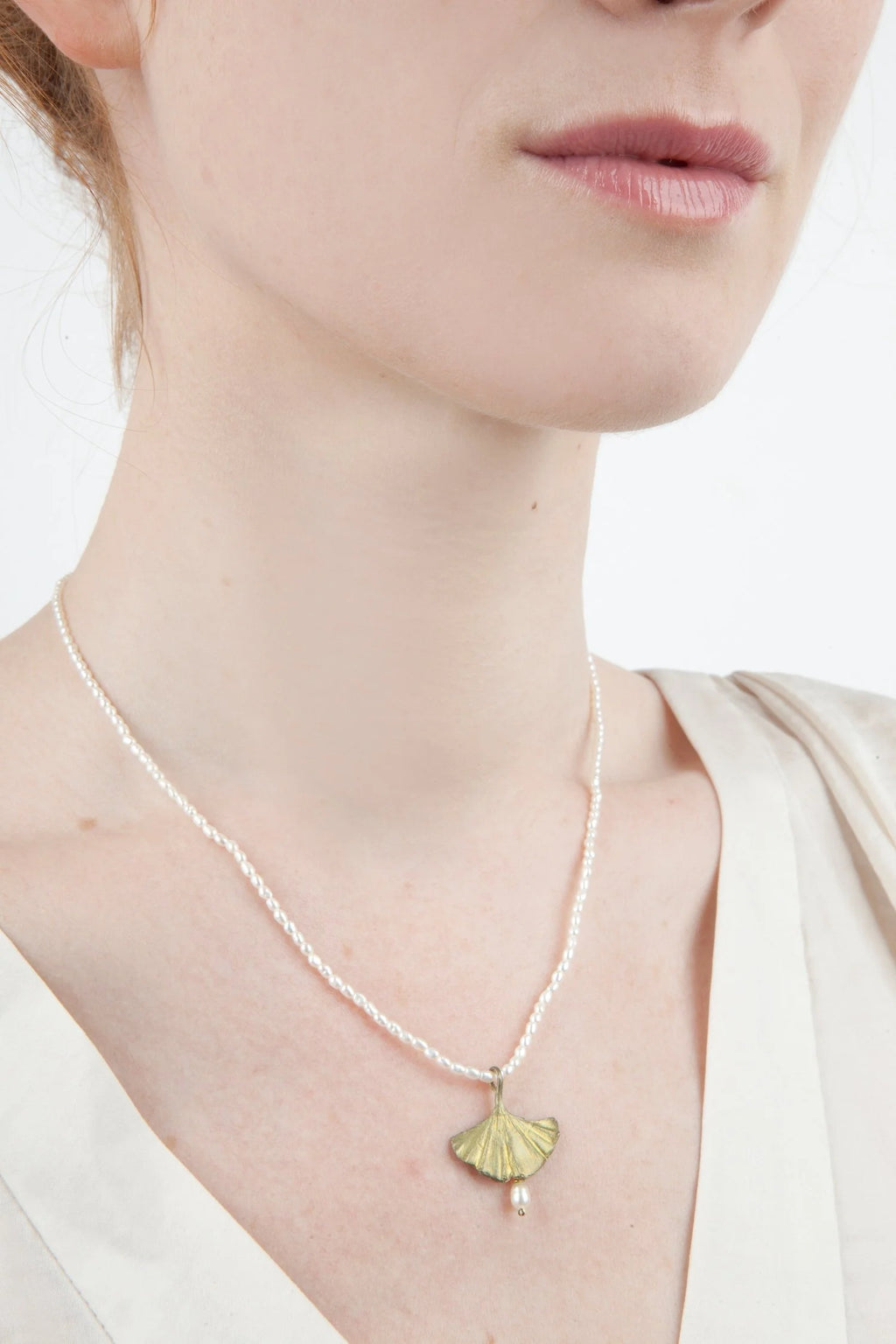 Ginkgo - Collana di perle con ciondolo