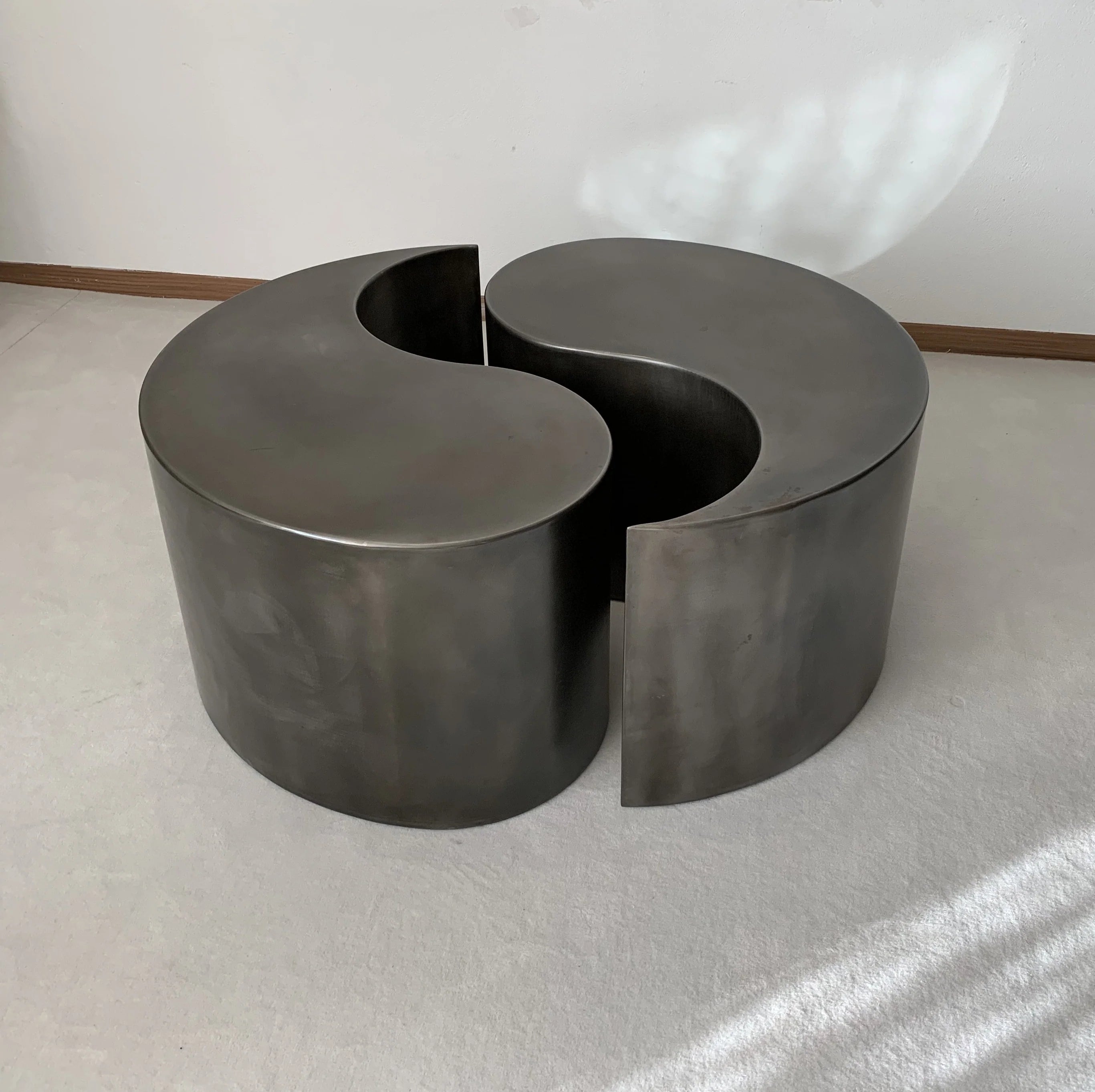 Runder Couchtisch Tao, Rohstahl Ying Yang