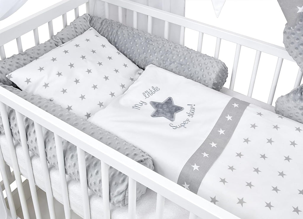 Baby Delux Lettino per Bambini Set Completo Casetta 60x120 cm Bianco con Cassetto Sponda Paracolpi Materasso Biancheria da Letto Set Decorativo (Stelle del Principe)