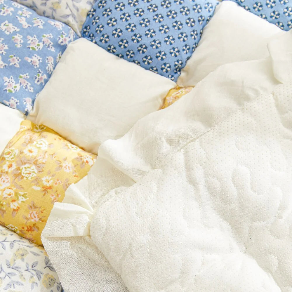 Handgefertigter Patchwork-Sofabezug mit Blumenmuster für ultimativen Komfort