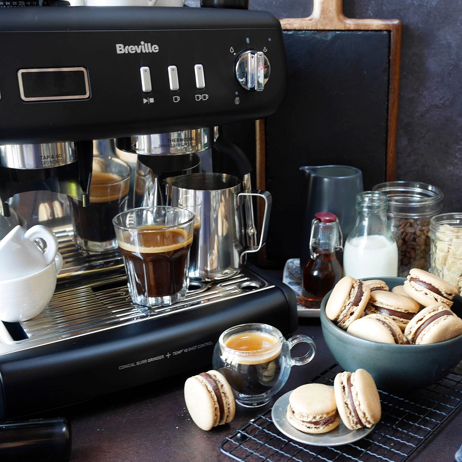 Breville Barista Max Macchina da caffè con braccio per espresso | Macchina da caffè espresso con macinacaffè integrato e montalatte | Serbatoio dell'acqua da 2,8 l | Pompa italiana da 15 bar | Acciaio inossidabile [VCF126X]