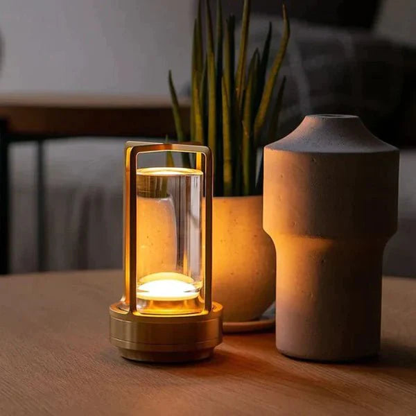 RetroLamp - Illumina la tua stanza con un'eleganza senza tempo!