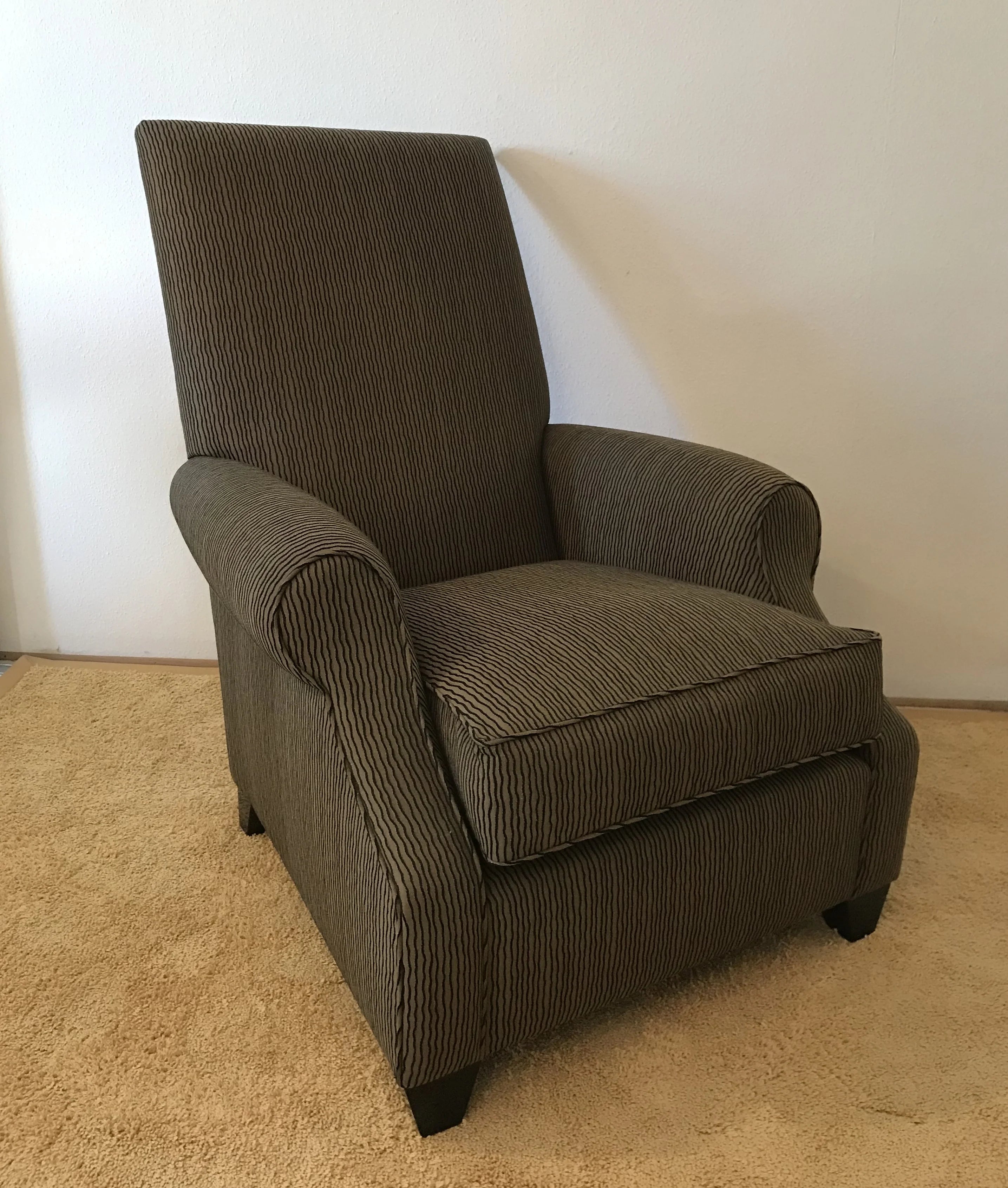 Elegante poltrona reclinabile con schienale alto Kensington