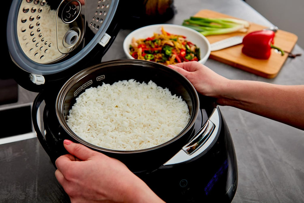 Yum Asia Sakura Cuociriso con Ciotola in Ceramica e Logica Fuzzy Avanzata (8 tazze, 1,5 litri), 6 Funzioni di Cottura Riso, 6 Funzioni Multicooker, Display LED Motouch, 220-240V EU (Nero e Argento)