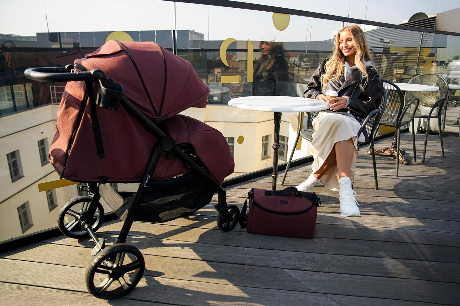 MoMi Passeggino CLARA, Passeggino dai 6 mesi in su, fino a 22 kg di peso corporeo, cintura di sicurezza a 5 punti, sacco coprigambe, portabicchieri, cestino della spesa, borsa per il cambio, zanzariera e parapioggia