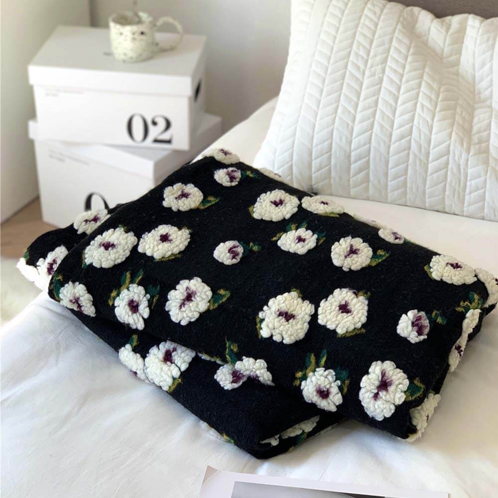 Romantische Kuscheldecke aus Jacquard-Fleece und Minky für Mensch und Tier