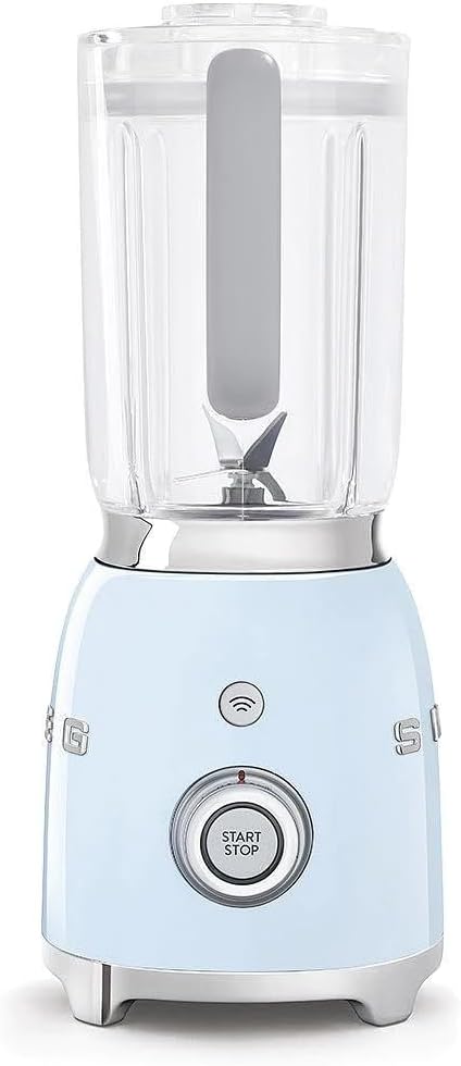 SMEG, BLF01SVEU Frullatore da 1,5 l, 4 velocità, 3 programmi automatici, Doppia lama rimovibile, Coperchio trasparente con tappo dosatore, Antiscivolo, 800W, Argento