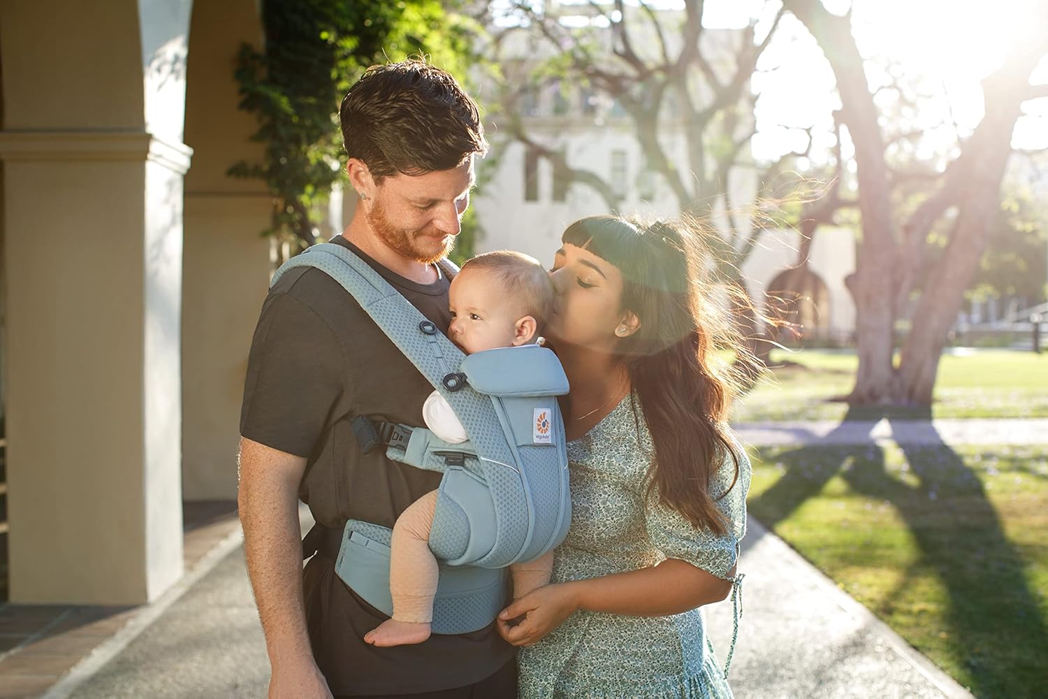 Ergobaby Omni Breeze Marsupio per Neonati dalla Nascita fino a 20 kg, Morbido Mesh SoftFlex a 4 Posizioni, Ergonomico, Porta Bebè, Natural Beige