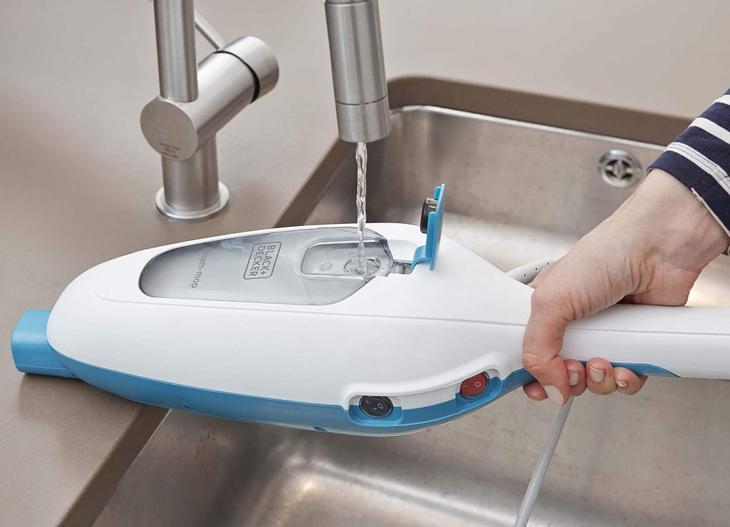 Black+Decker Scopa a vapore Steam Mop FSM13E1 da 1.300W (Pulitore a vapore per una pulizia igienica e profonda, manico e testa rimovibili, facile da usare, incl. 1 panno in microfibra)