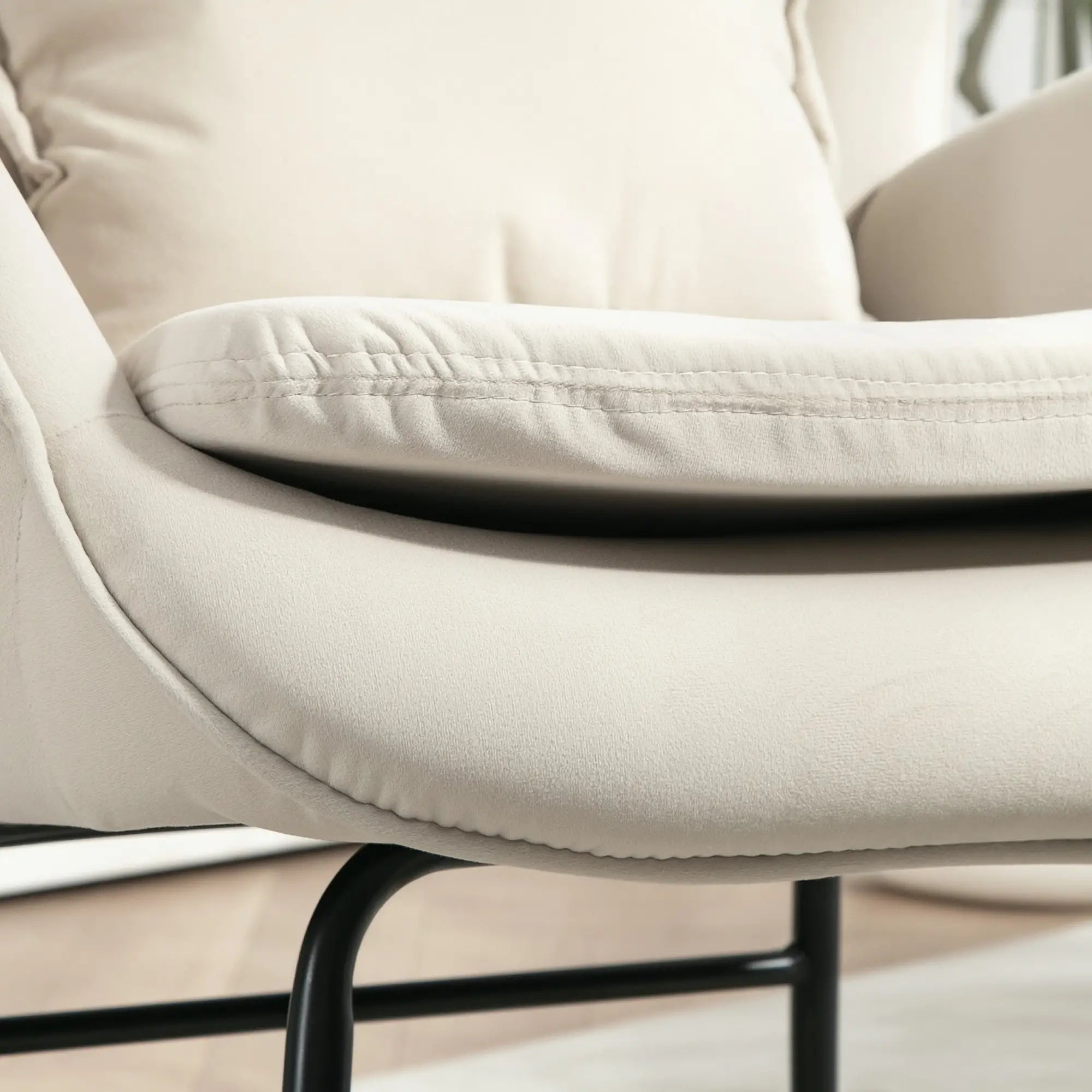 HOMCOM Sedia a Dondolo con Cuscino Lombare e Strisce in Feltro, Bianco Crema
