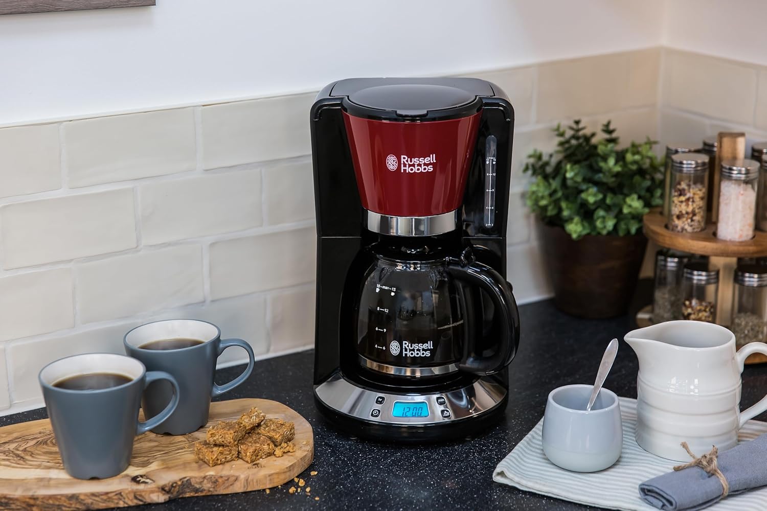 Russell Hobbs Set Colazione Colours+ Rosso: Macchina da caffè [Timer digitale, Doccetta per estrazione e aroma ottimali] 24031-56 + Bollitore [1,7l, 2400W] 20412-70 + Tostapane [per 2 fette] 26554-56