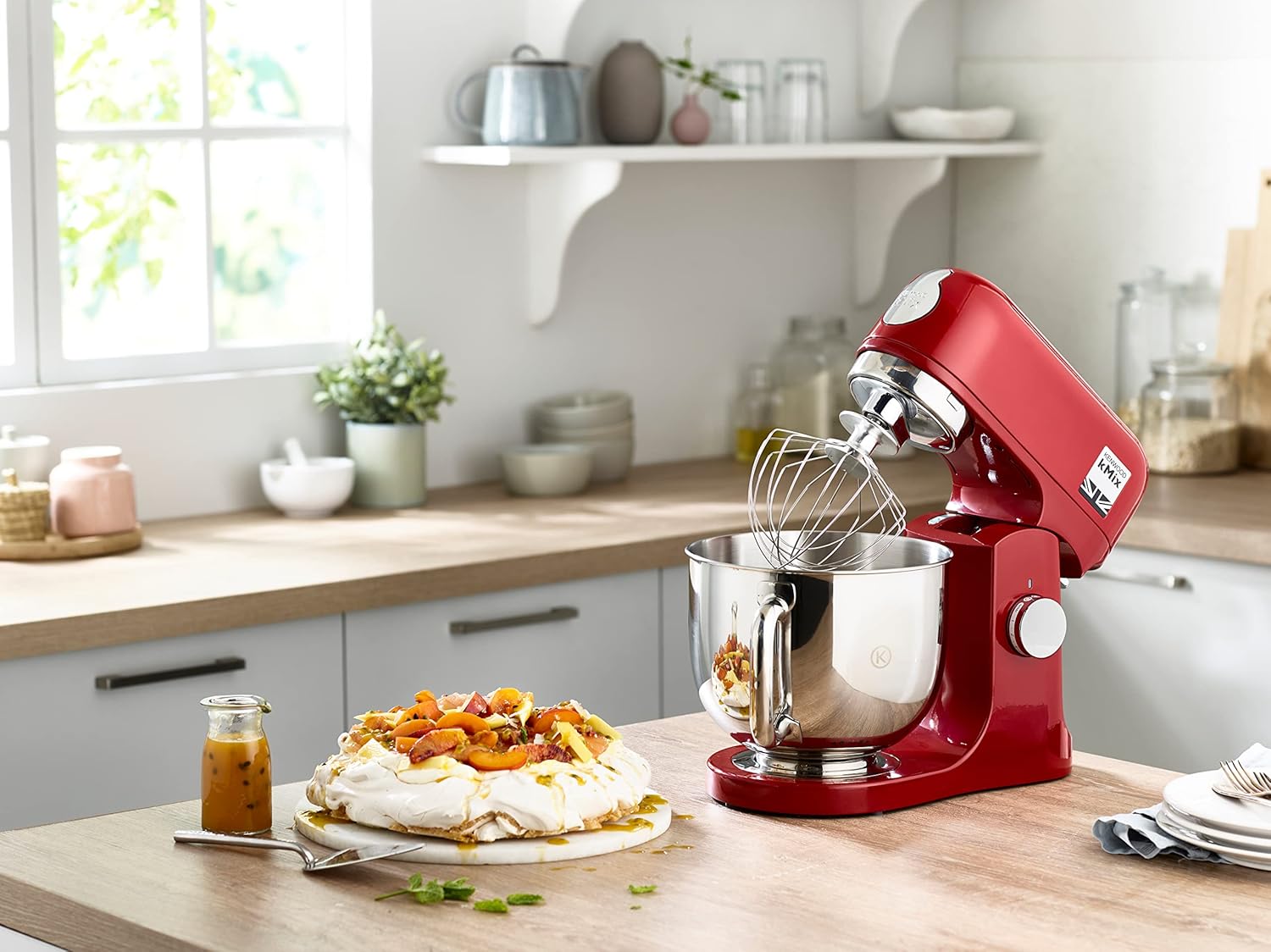 Kenwood kMix KMX750RD Küchenmaschine, 5 l Edelstahl Schüssel, Safe-Use-Sicherheitssystem, Metallgehuse, 1000 Watt, inkl. 3-Teiligem Patisserie-Set und Spritzschutz, Rot