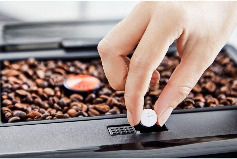 Krups Arabica Picto Macchina da Caffè Automatica, Bocchetta Vapore, Funzione 2 Tazze, Manopola Rotante, Facile Pulizia, Macchina da Caffè, Nera, EA810870