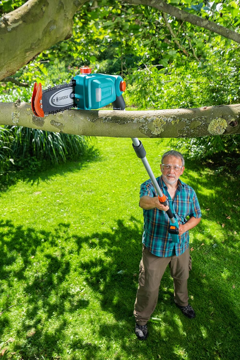 Gardena Tagliasiepi Telescopico a Batteria THS 42/18V P4A Set Pronto all'Uso: Tagliasiepi fino a 3 m di portata, lama da 42 cm, testa orientabile, incl. batteria 18V P4A (14732-20)