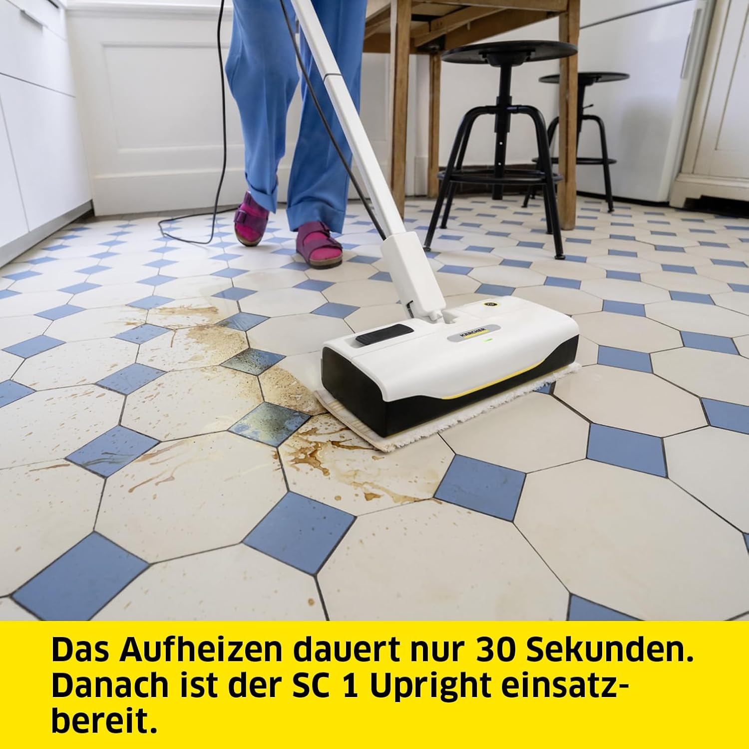 Krcher Dampfreiniger SC 3 Upright EasyFix, Aufheizzeit: 0,5 min., Flchenleistung: ca. 60 m, Tank: 0,5 l, Heizleistung: 1.600 W, mit Bodendüse, Bodentuch, Teppichgleiter, Entkalkungskartusche