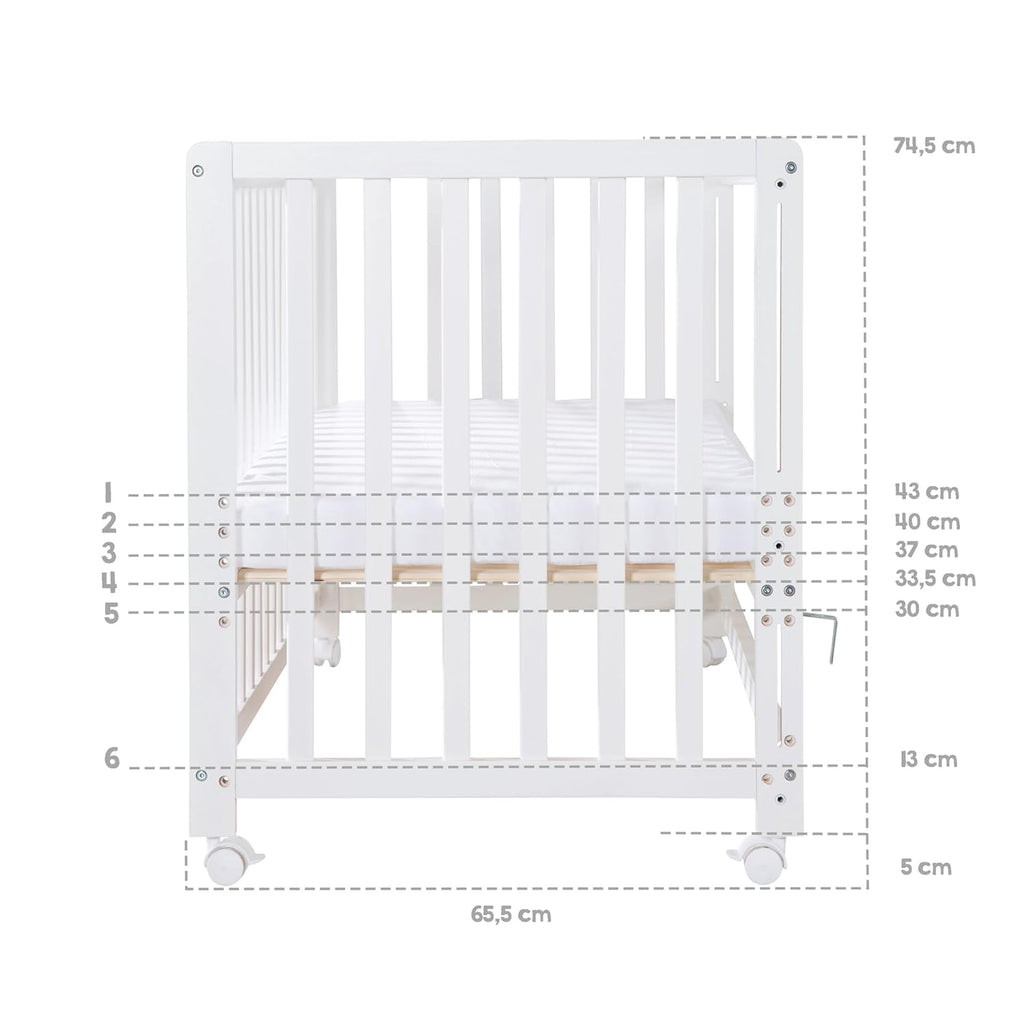 roba Beistellbett 60 x 120 cm - Adam & Eule Room Bed - Babybett zum Anstellen an Elternbett - Inklusive Matratze, Bettwäsche, Himmel - Mobil & Höhenverstellbar - Holz weiß