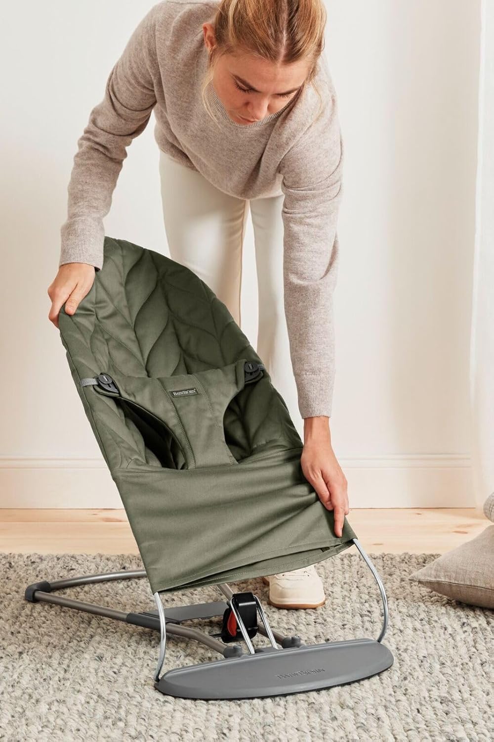 BabyBjörn Sdraietta Bliss, Tessuto, Trapuntatura petalo, Grigio Sabbia