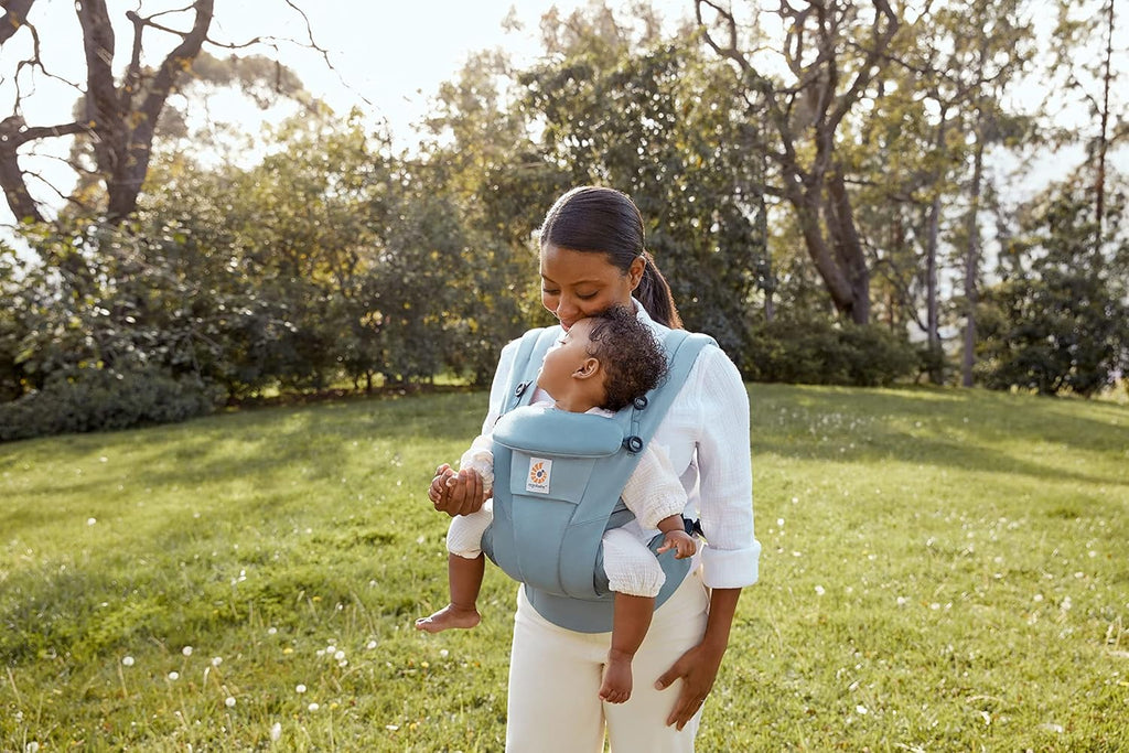 Ergobaby Omni Breeze Marsupio per Neonati dalla Nascita fino a 20 kg, Morbido Mesh SoftFlex a 4 Posizioni, Ergonomico, Porta Bebè, Natural Beige