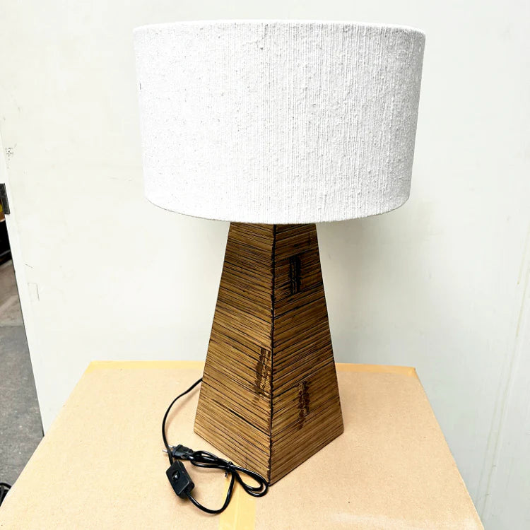 Lampada da tavolo in bambù Tabanan miele antico