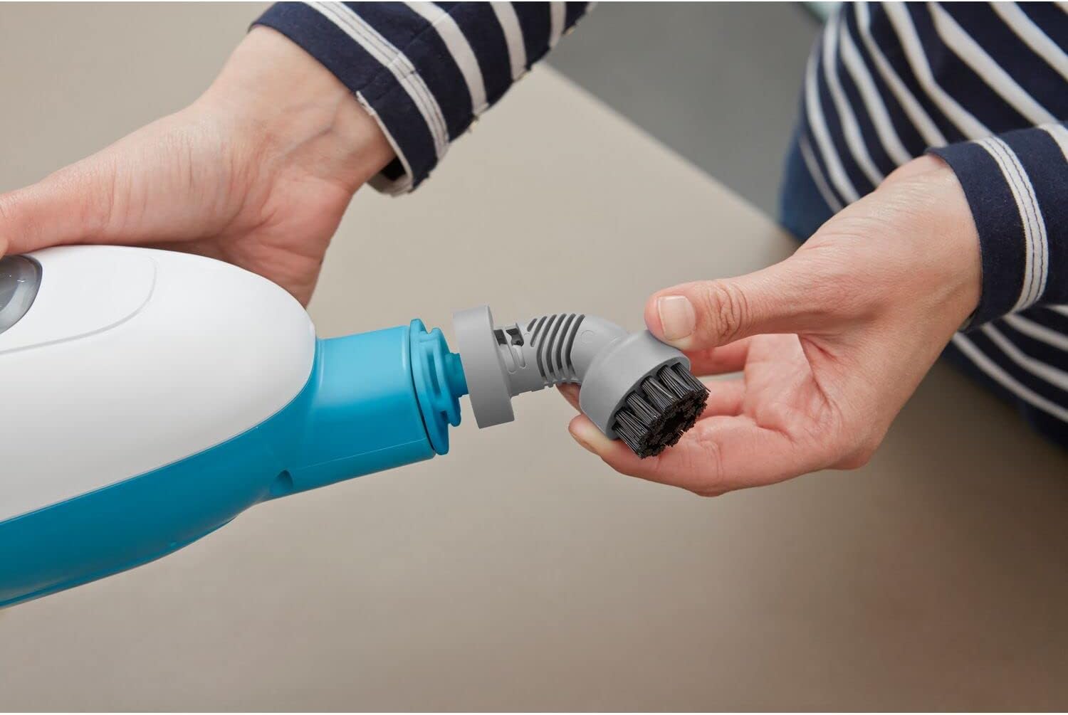 Black+Decker FSMH13E10-QS Scopa a Vapore 10-in-1 Steam Mop Deluxe (1300W, Pulitore a Vapore per Igiene e Pulizia, Ampio Set di Accessori + Generatore di Vapore Portatile Rimovibile, Facile da Usare)