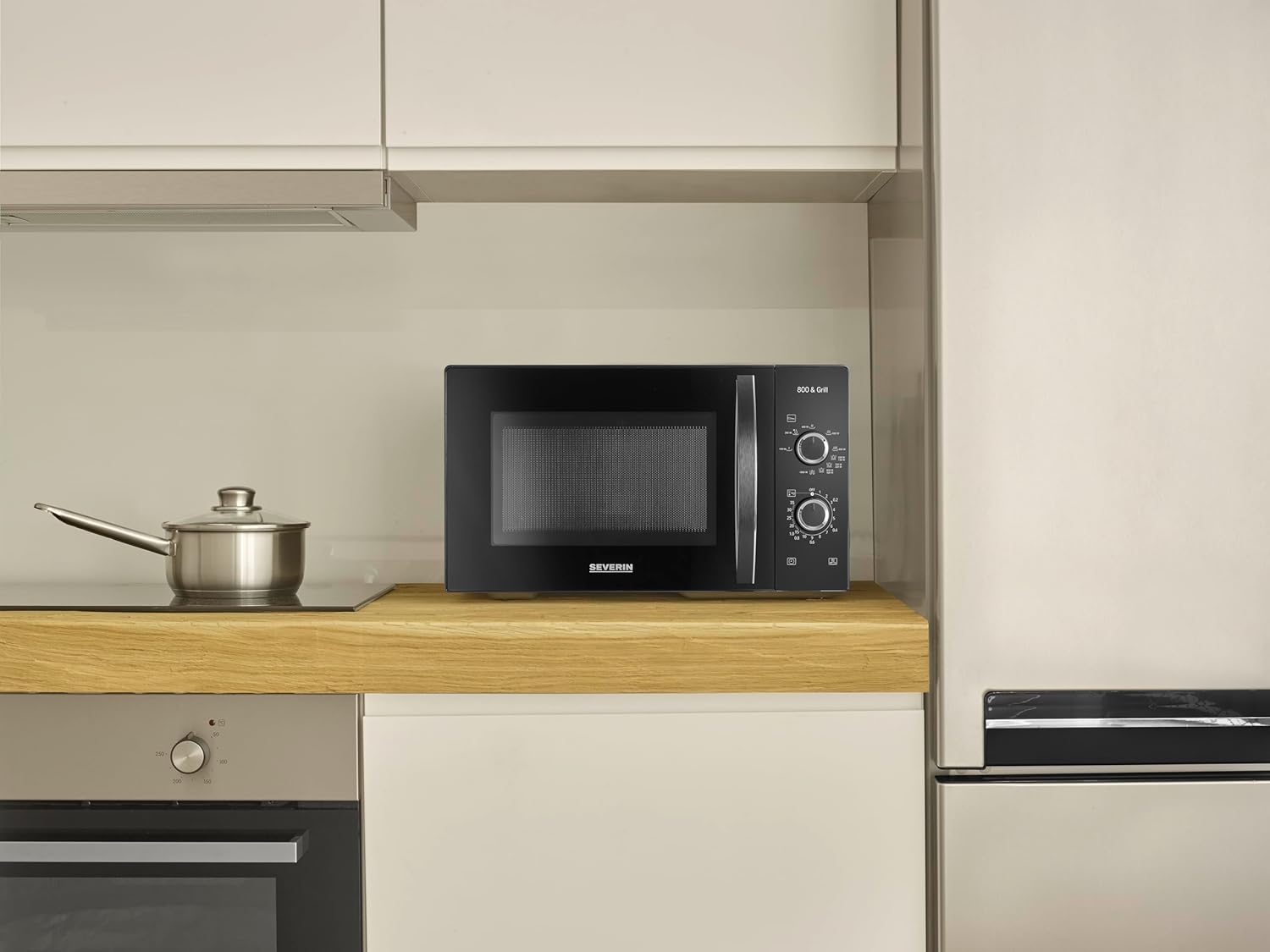 SEVERIN 2-in-1 Mikrowelle mit Grill 800 W, Grillofen mit 25 L Kapazitt und 9 Leistungsstufen, Mikrowelle mit Grillrost und Drehteller, silber, MW 7785