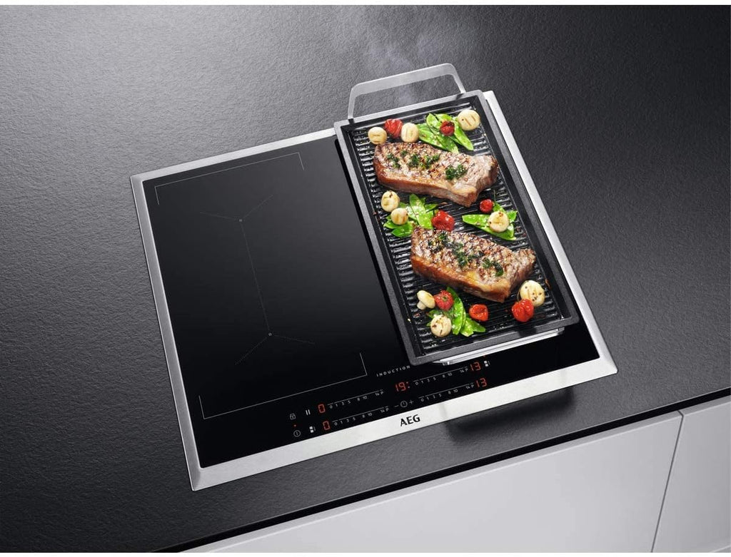AEG piano cottura a induzione autonomo 80cm con cappa integrata / Prodotto in Germania / 4 zone cottura Flexi con funzione Bridge (combinazione di 2 zone) / Funzione automatica della cappa / Filtro a carbone attivo / COLI84COXB