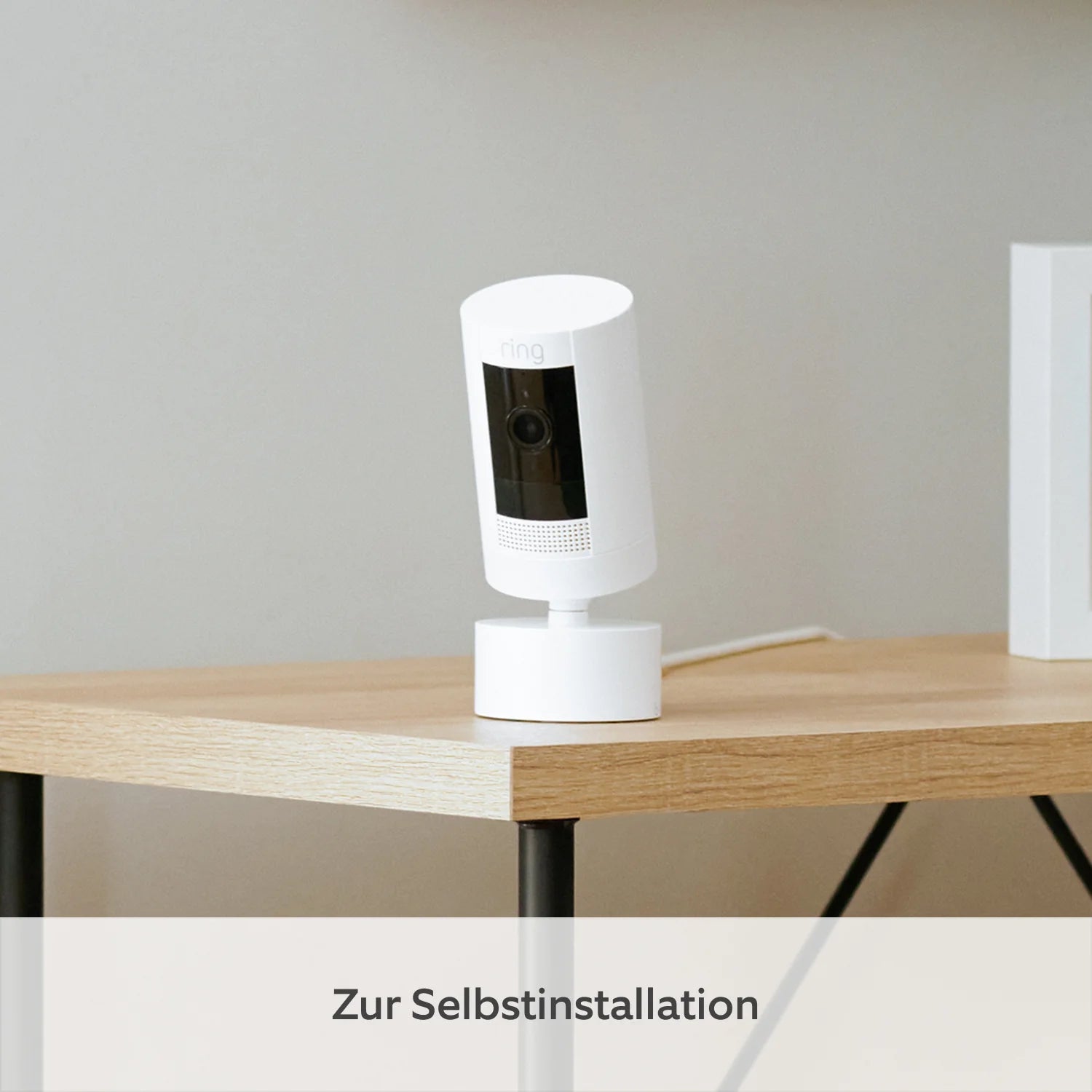 Stick Up Cam Plug-In mit Schwenk-/Kipphalterung