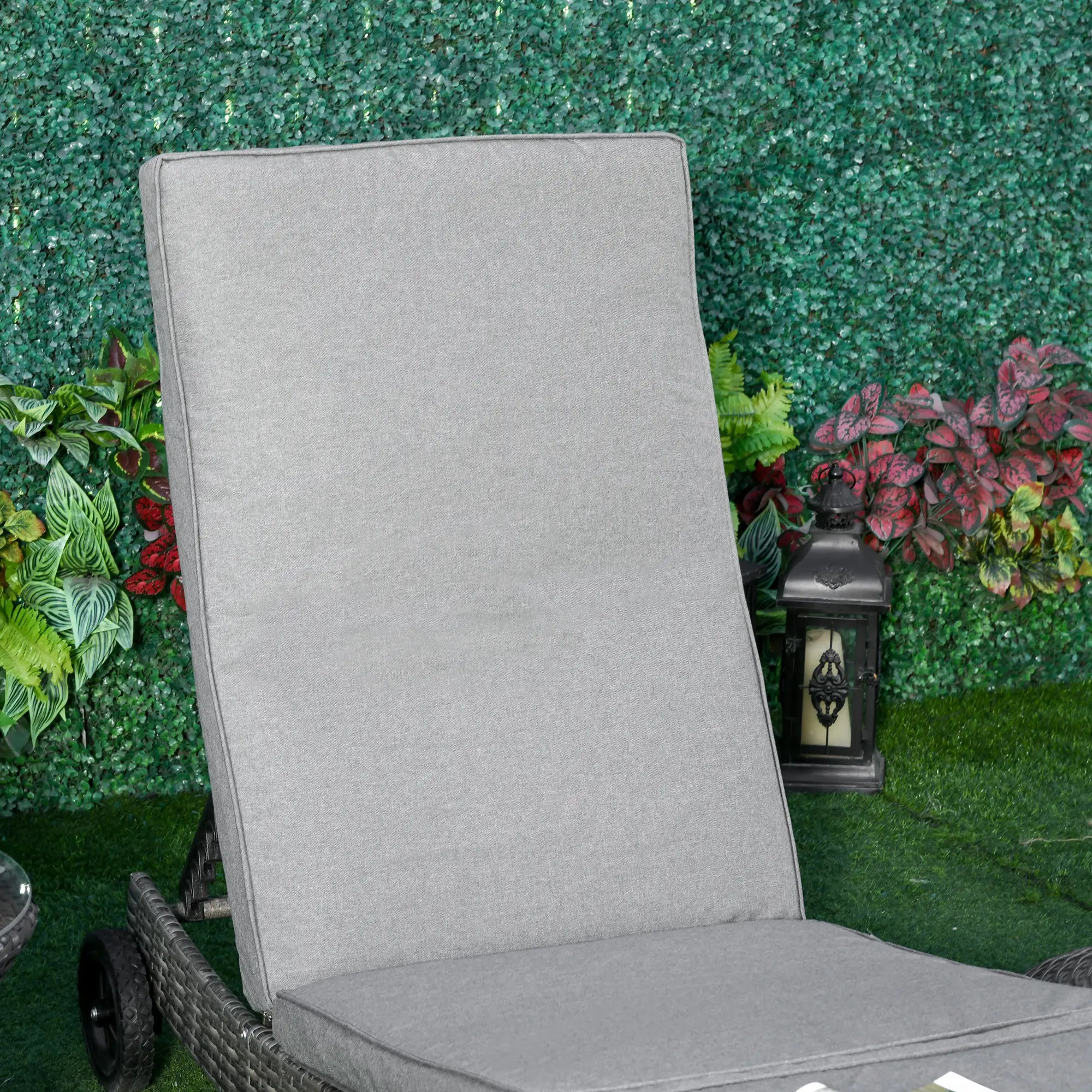 Outsunny Lettino prendisole in polyrattan regolabile con ruote grigio