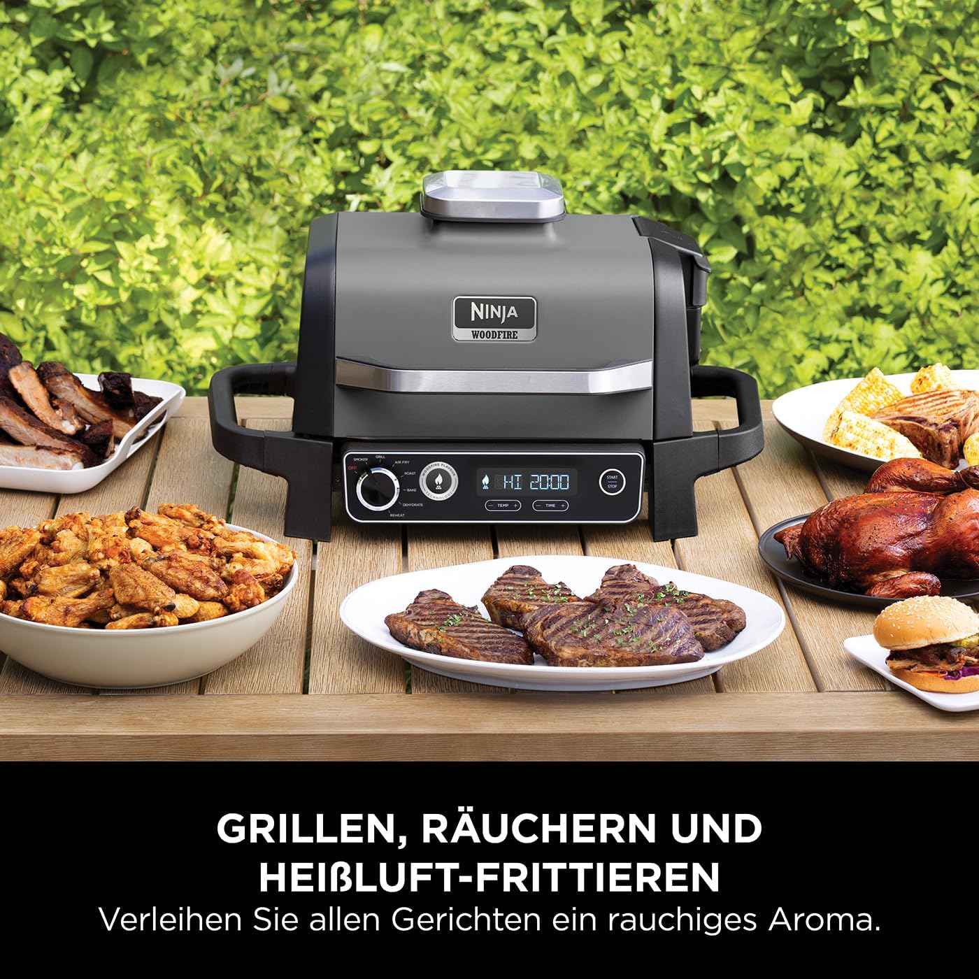 Ninja Woodfire Barbecue Elettrico & Affumicatore & Friggitrice ad Aria, Barbecue da Esterno 7-in-1, Frigge ad Aria, Affumica, Arrostisce, Cuoce al Forno e Altro, Resistente alle Intemperie, Antiaderente, Portatile, Elettrico, Grigio/Nero OG701EU
