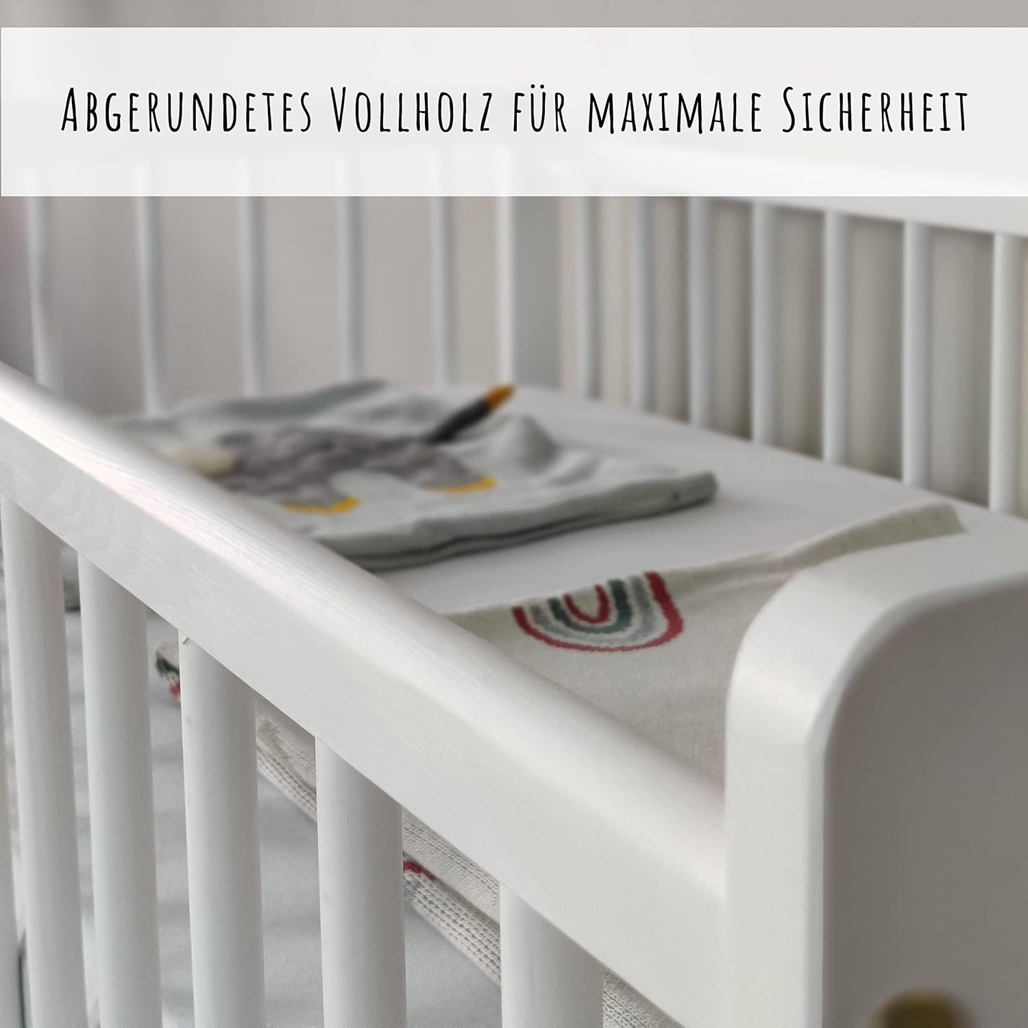 Kids Collective Babybett mit Schublade Kinderbett Gitterbett 60x120 höhenverstellbar & herausnehmbare Sprossen optional mit Matratze | Weiss sehr stabil Made in Europe