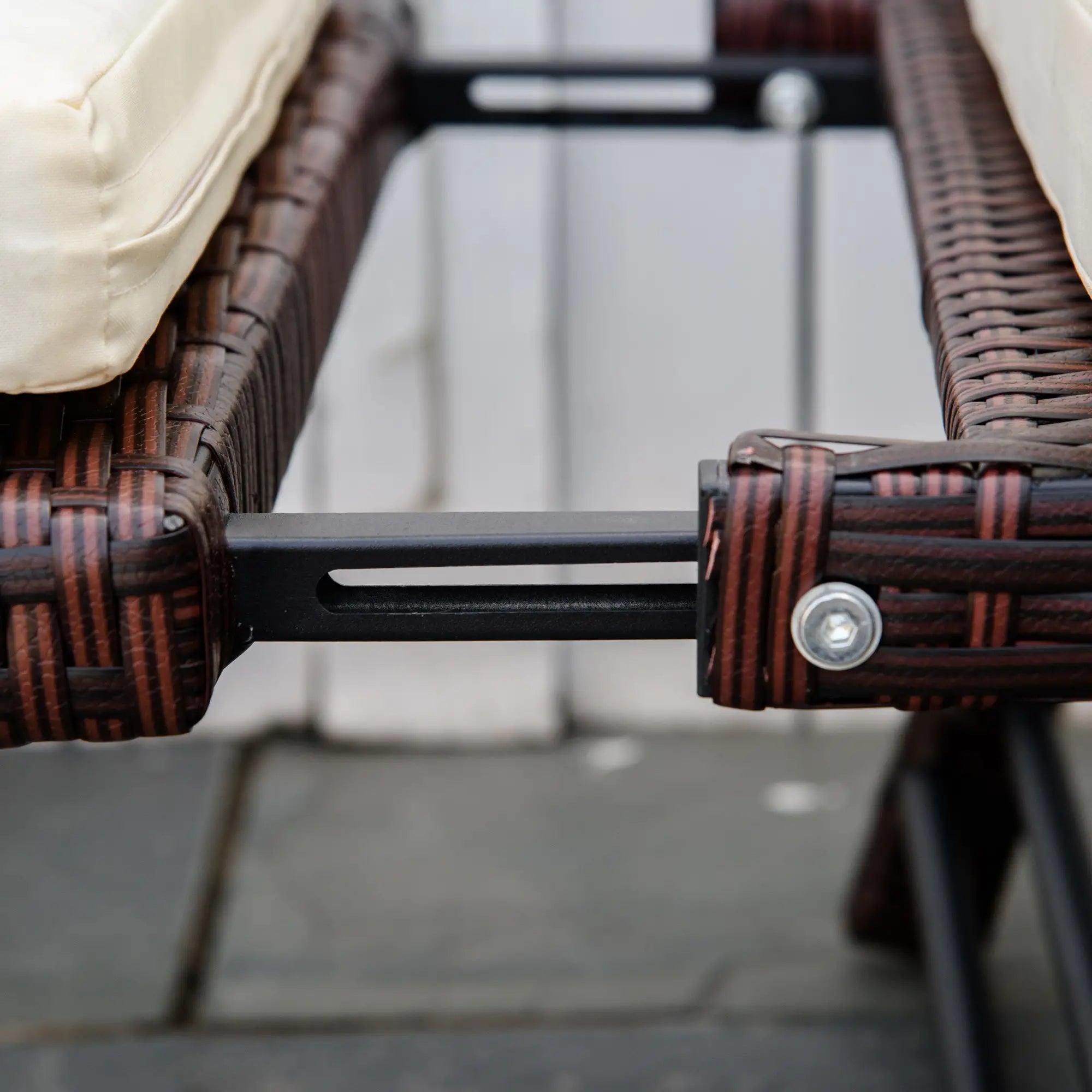 Outsunny Divano da Giardino in Polyrattan a 2 Posti con Braccioli Ribaltabili