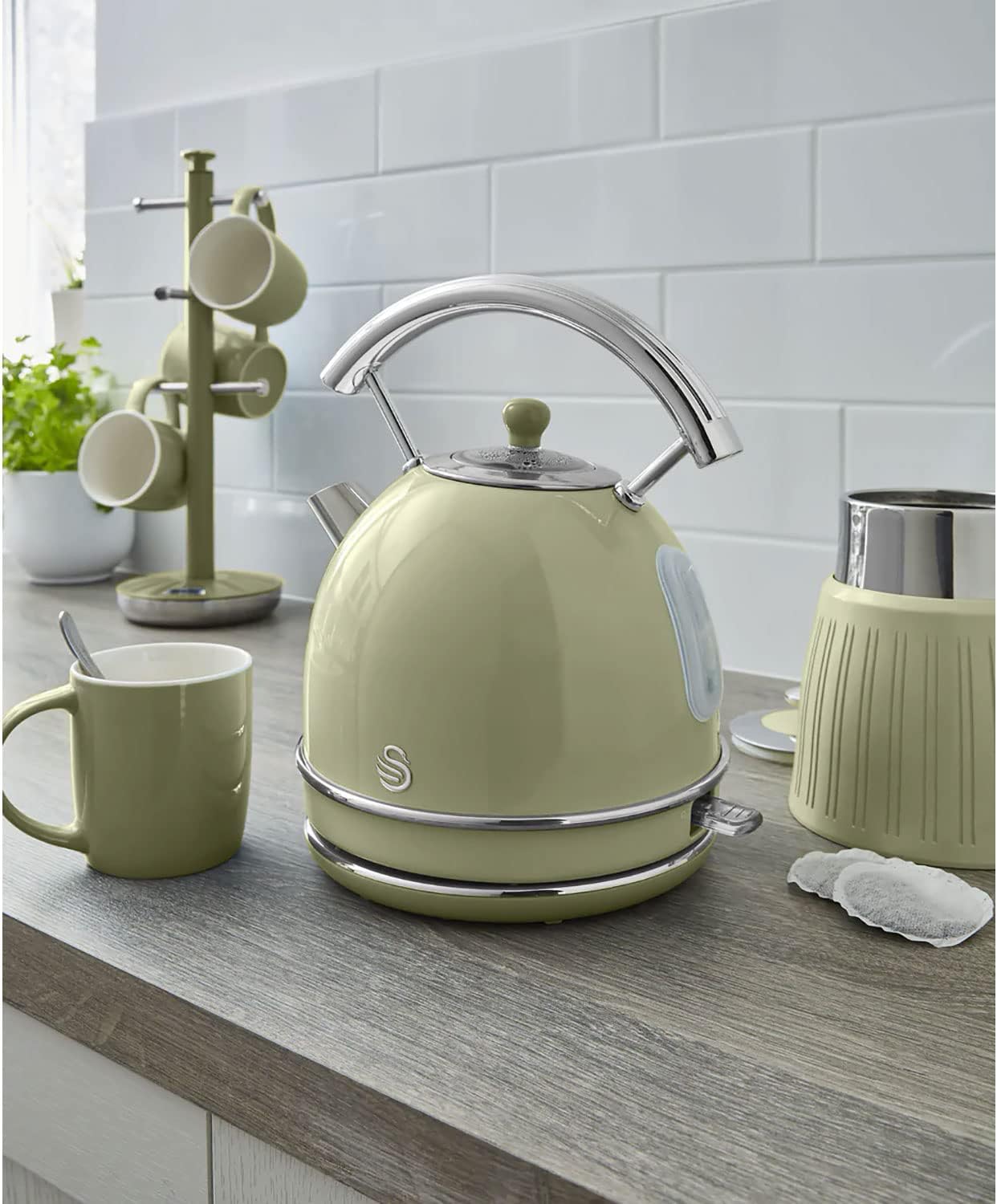 Swan Retro Set Colazione, Bollitore 1,8 l, Tostapane a 2 Fessure Larghe, Microonde Digitale 20 l, 6 Livelli di Potenza, Timer, Sportello a Specchio, Design Vintage, Verde, Taglia Unica