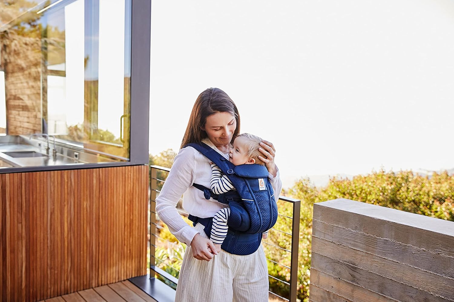 Ergobaby Omni Breeze Marsupio per Neonati dalla Nascita fino a 20 kg, Morbido Mesh SoftFlex a 4 Posizioni, Ergonomico, Porta Bebè, Natural Beige