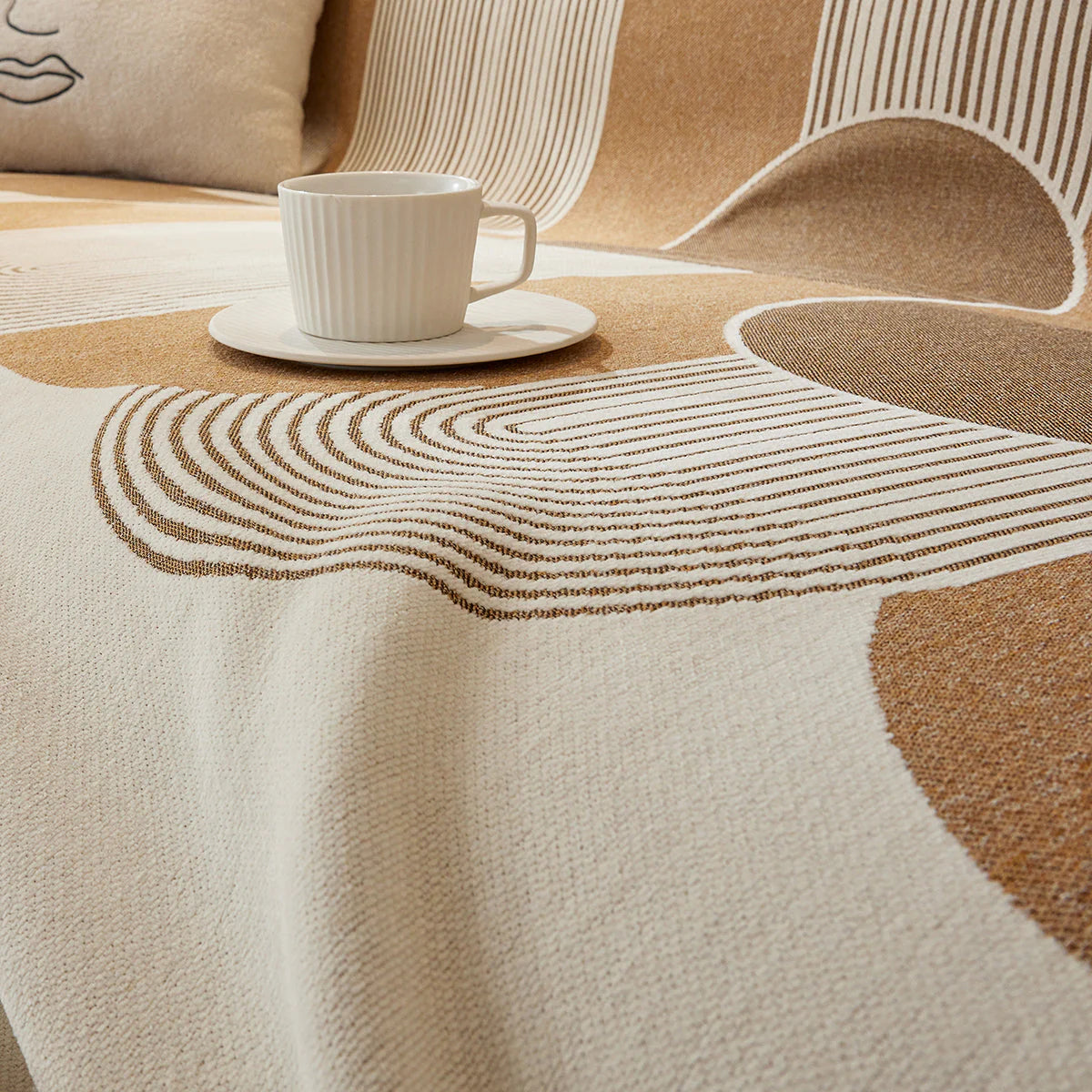 Sofabezug Swirl Braun – Moderner Schutz für Ihre Couch im eleganten Design
