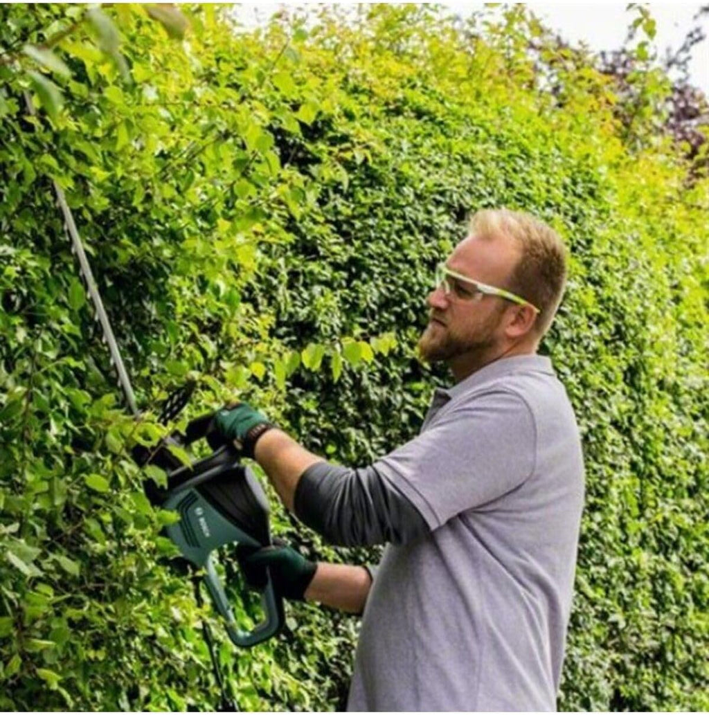 Bosch Heckenschere UniversalHedgeCut 60 (480 Watt, Messerlänge: 60 cm, für mittelgroße Hecken, Messerabstand: 30 mm, im Karton)