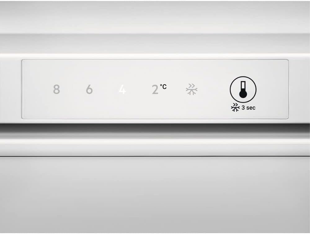 AEG RTS811DXAW Frigorifero da tavolo freestanding / 845 mm / scomparto congelatore 4 stelle / 120 L / D