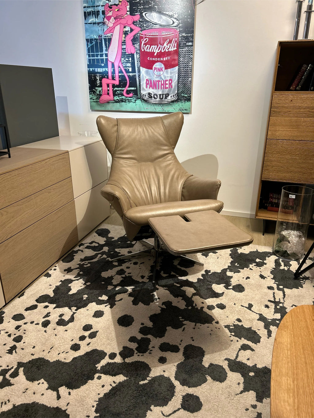 Poltrona relax da esposizione Gealux Arc in pelle color tortora, regolabile con motore a batteria